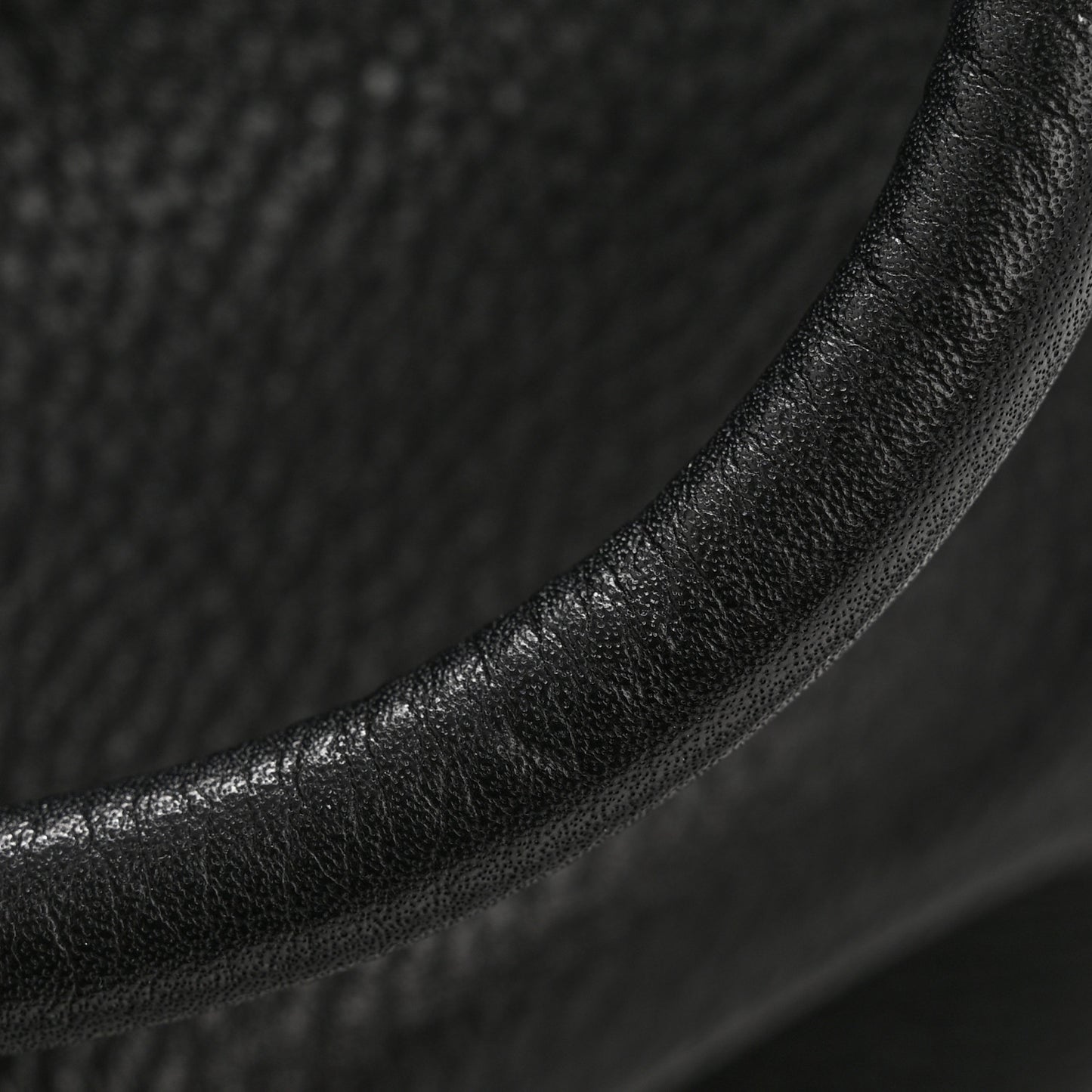 Vitello Daino Shoulder Bag Black