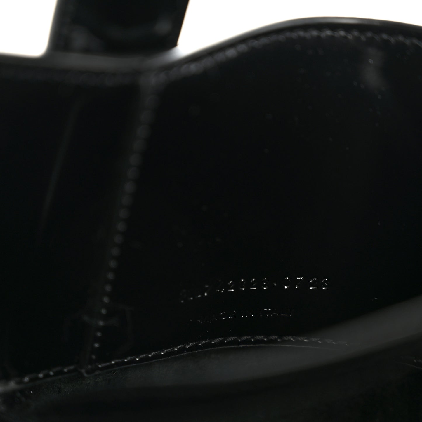 Patent Calfskin Le 37 Bucket Bag Black