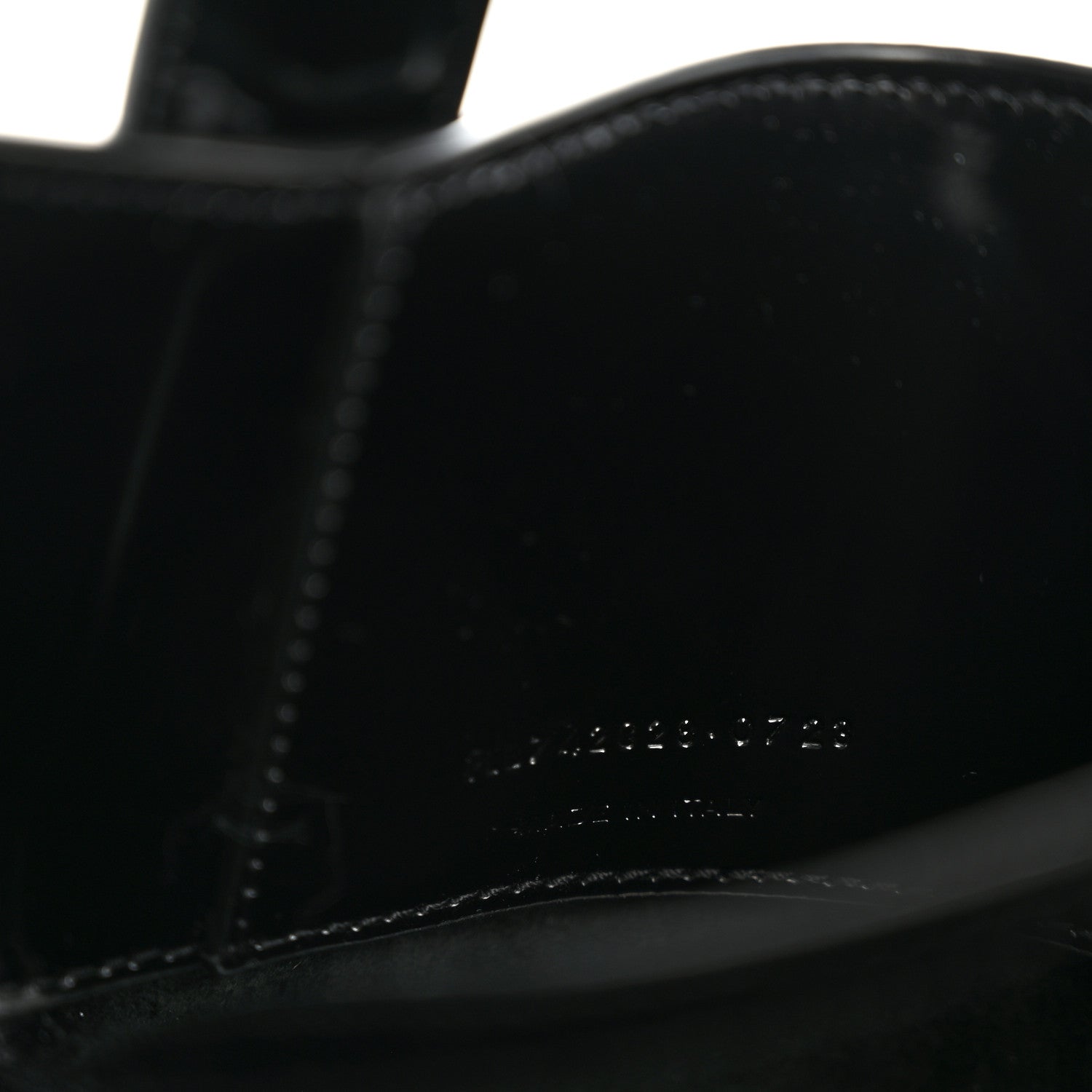 Saint Laurent Patent Calfskin Le 37 Bucket Bag Black 8 of 13
