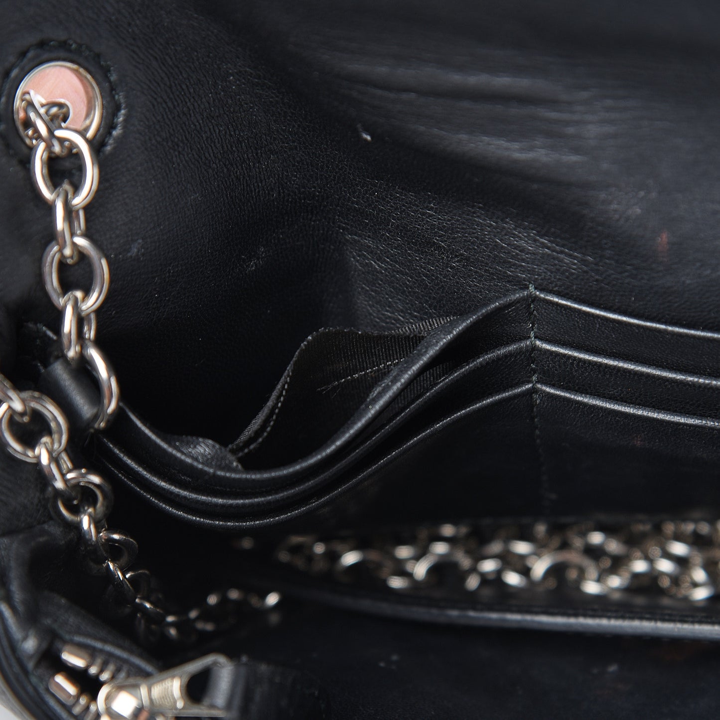 Pebbled Calfskin Everyday Chain Wallet Black