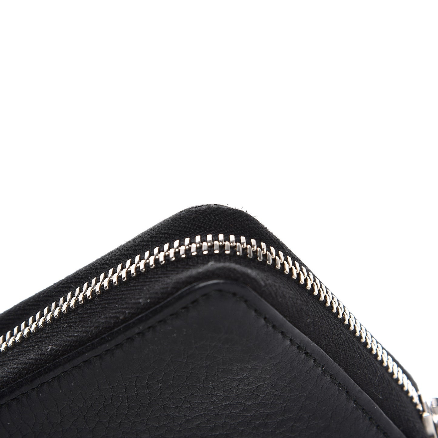 Pebbled Calfskin Studded Soho Compact Disco Zip Around Wallet Black