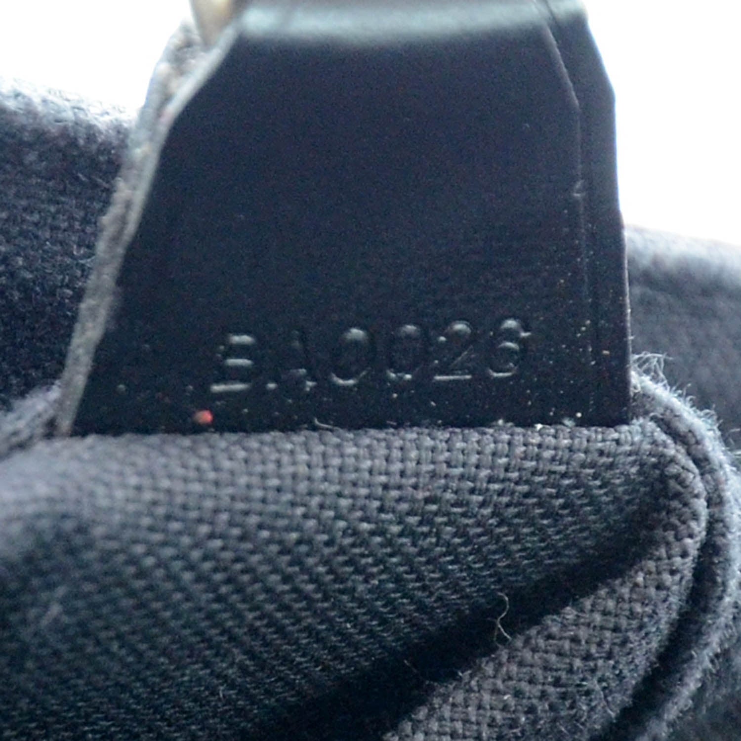 Louis Vuitton Taiga Viktor Messenger Bag Ardoise 7 of 7