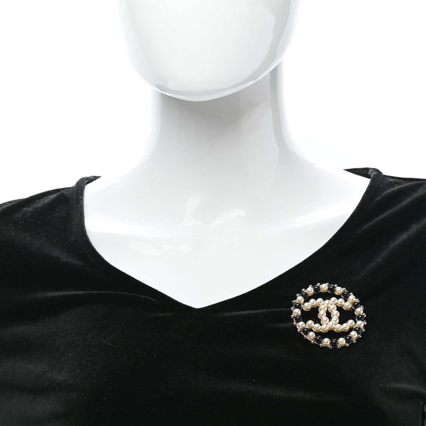 Pearl CC Brooch Black Gold