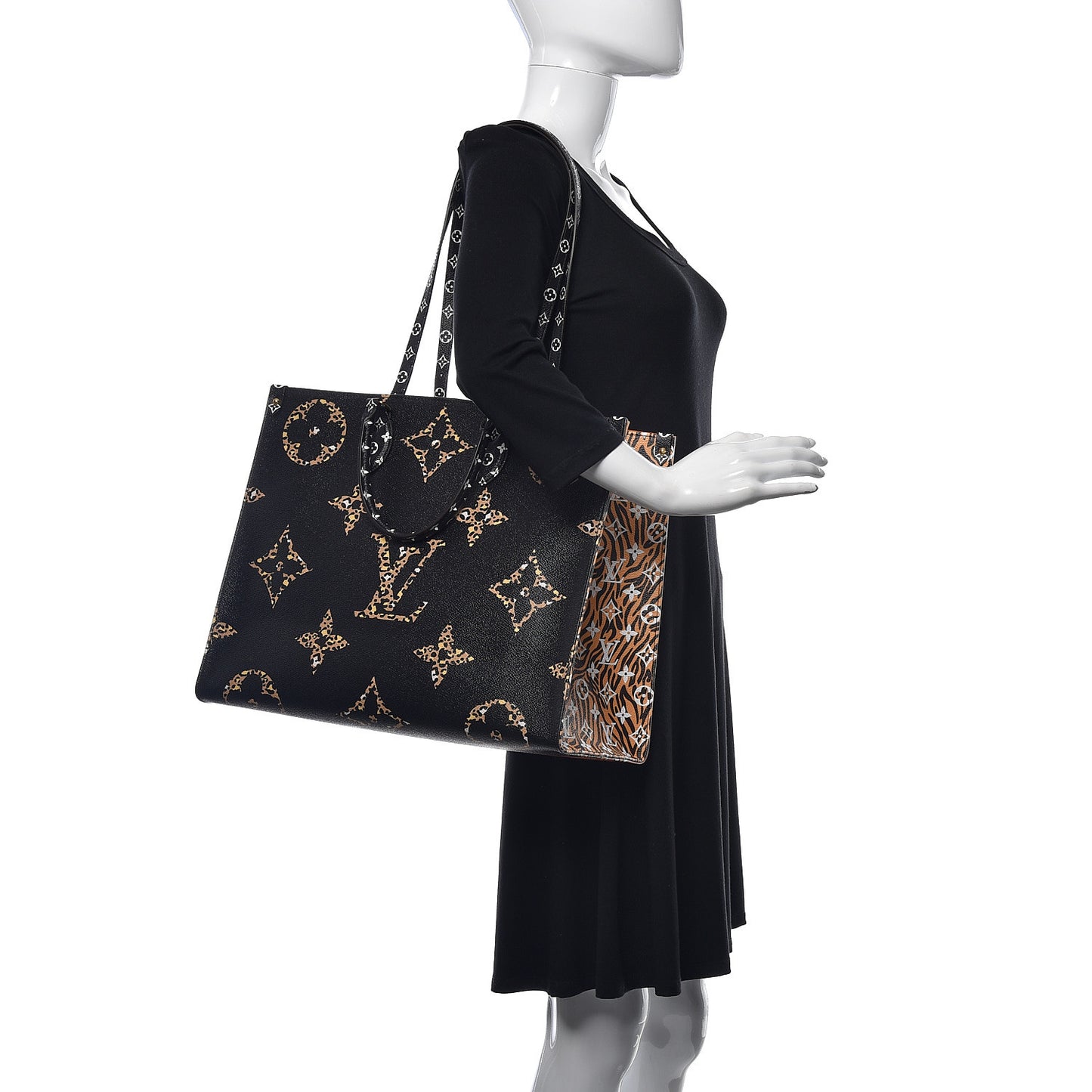 Monogram Giant Jungle Onthego GM Black