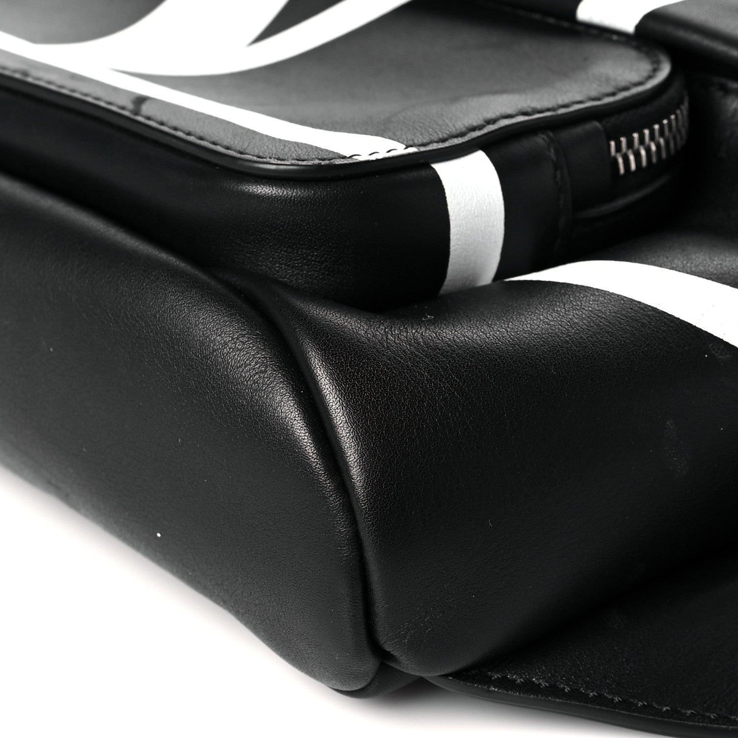 Valentino Garavani Calfskin Go Logo Belt Bag Black White 9 of 10