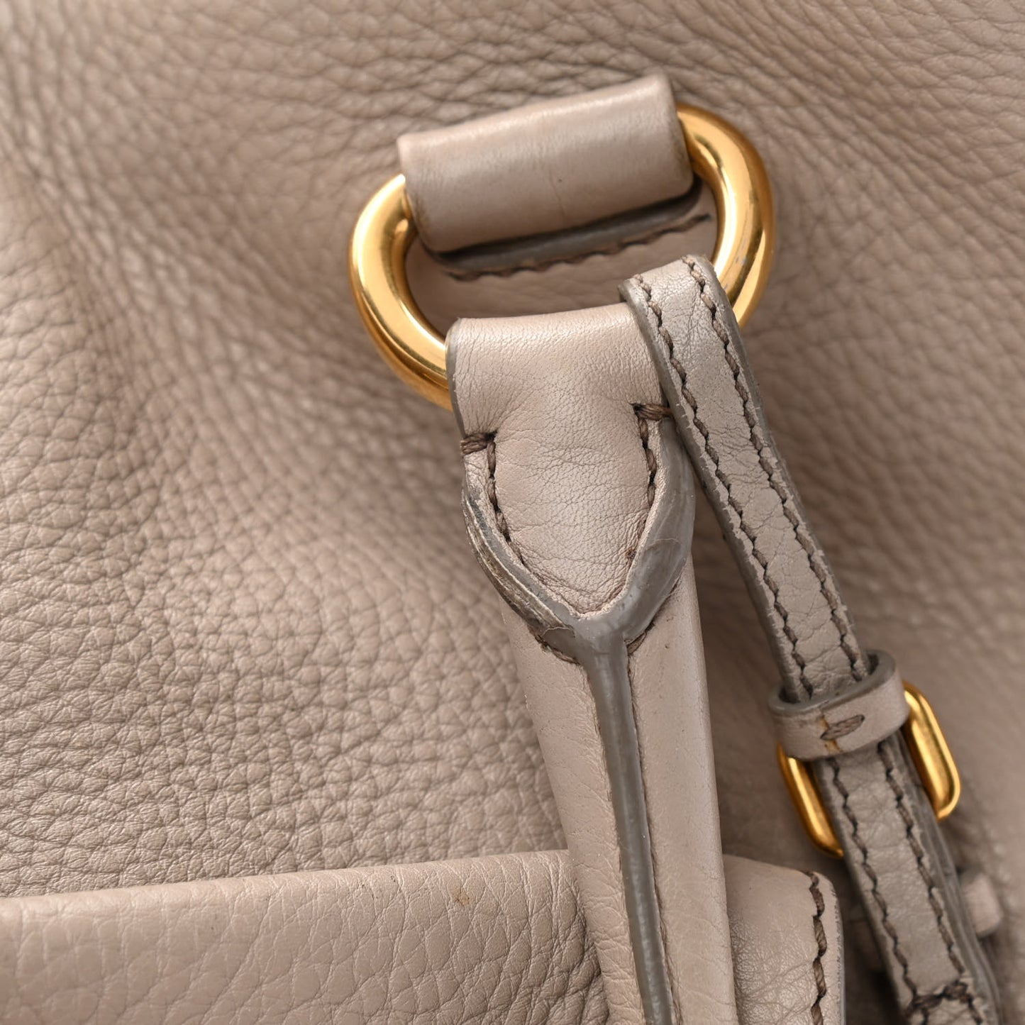 Vitello Daino Pocket Tote Argilla