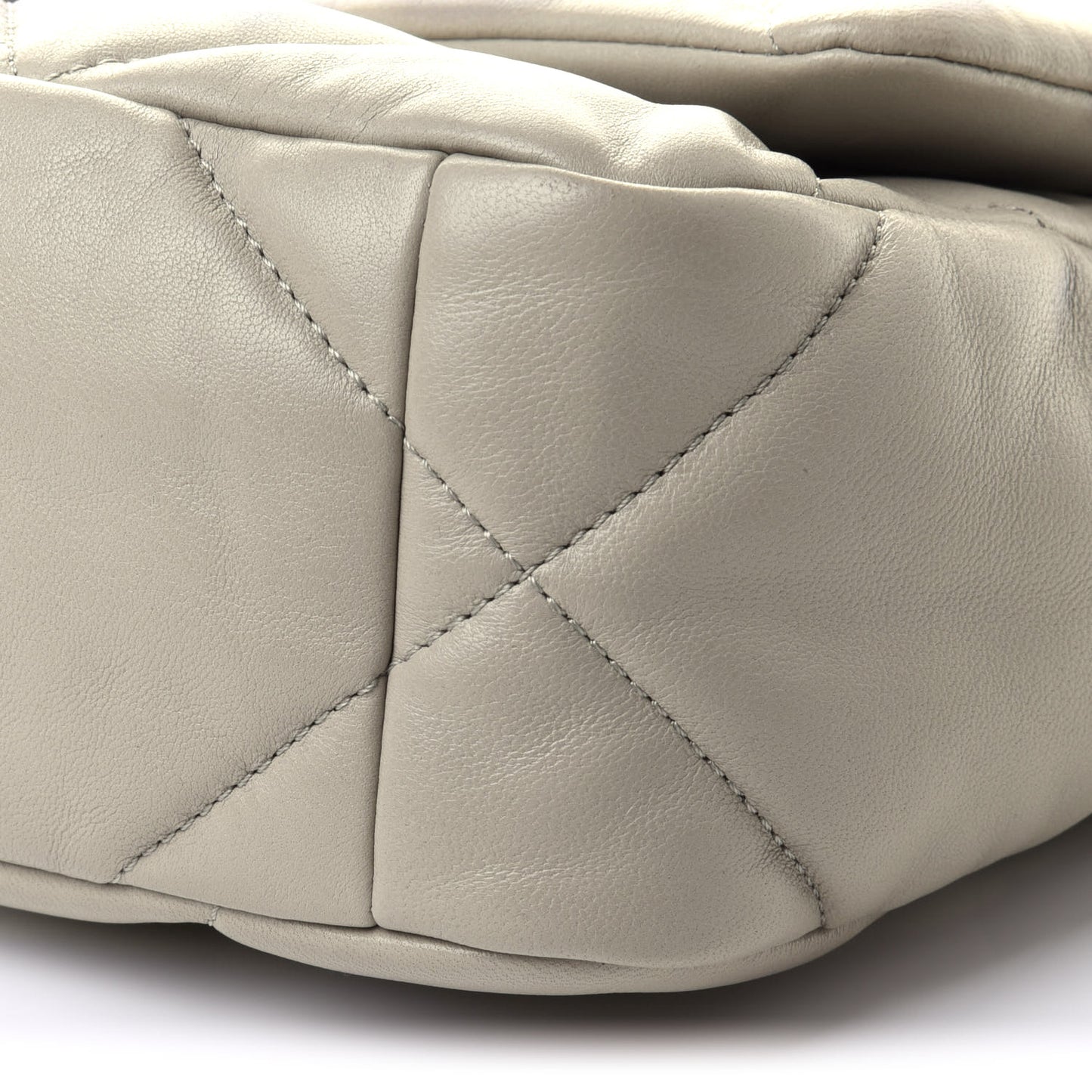 Lambskin Quilted Medium Chanel 19 Flap Grey