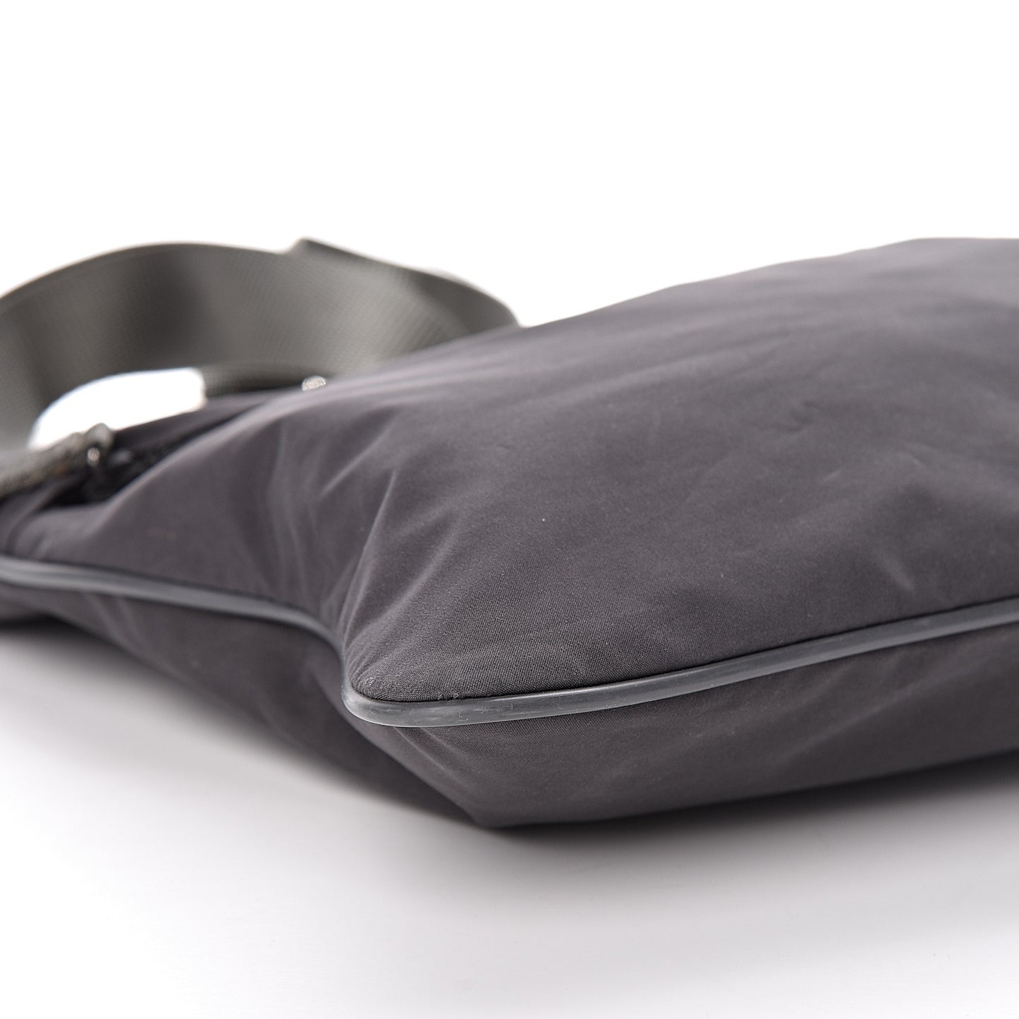 Tessuto Nylon Flat Messenger Bag Grey