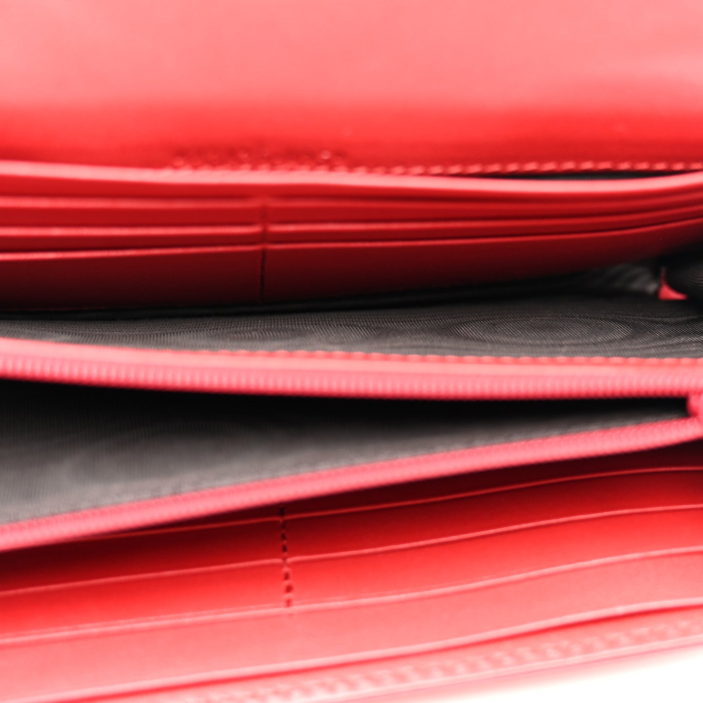 Calfskin Matelasse GG Marmont Continental Wallet Hibiscus Red