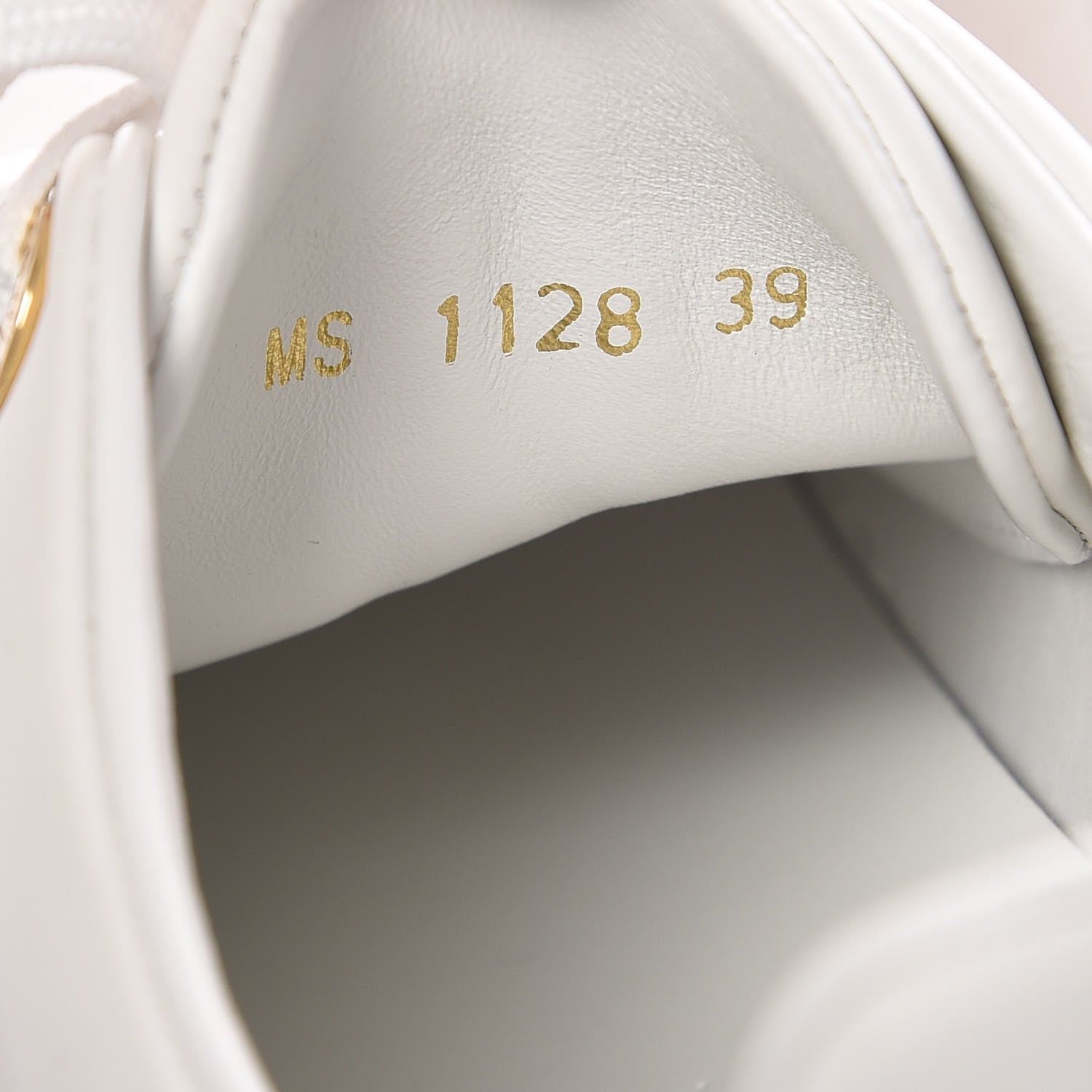 Louis Vuitton Calfskin Frontrow Sneakers 39 White 7 of 9