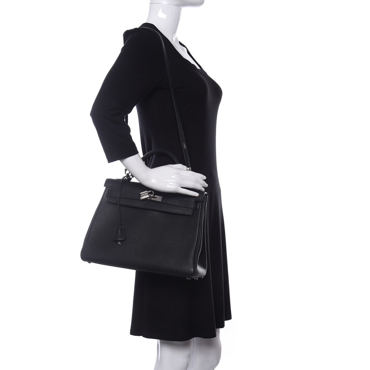 Togo Kelly Retourne 32 Black