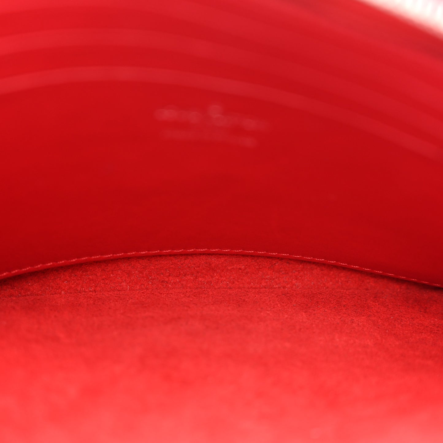 Calfskin New Wave Zipped Pochette Ecarlate