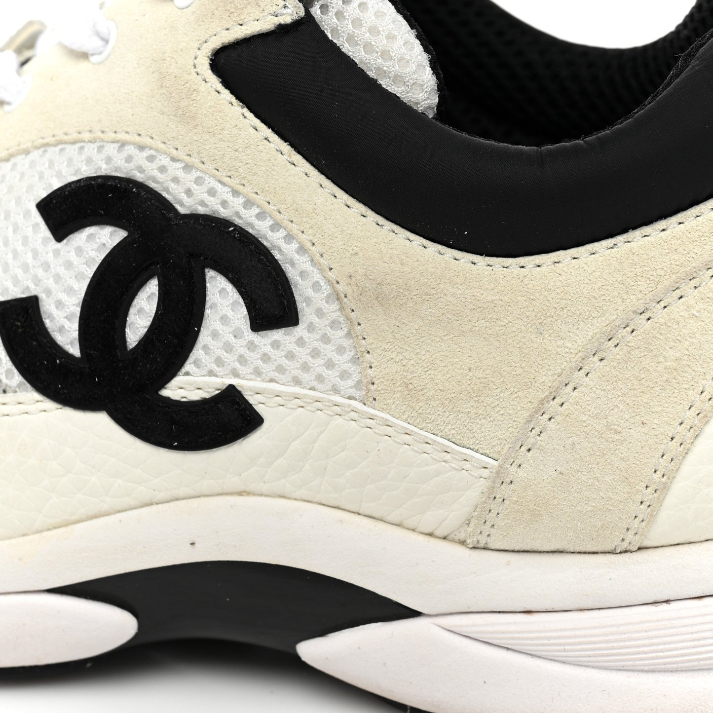 Mesh Suede Calfskin Grained Calfskin Mens CC Sneakers 43 White Black