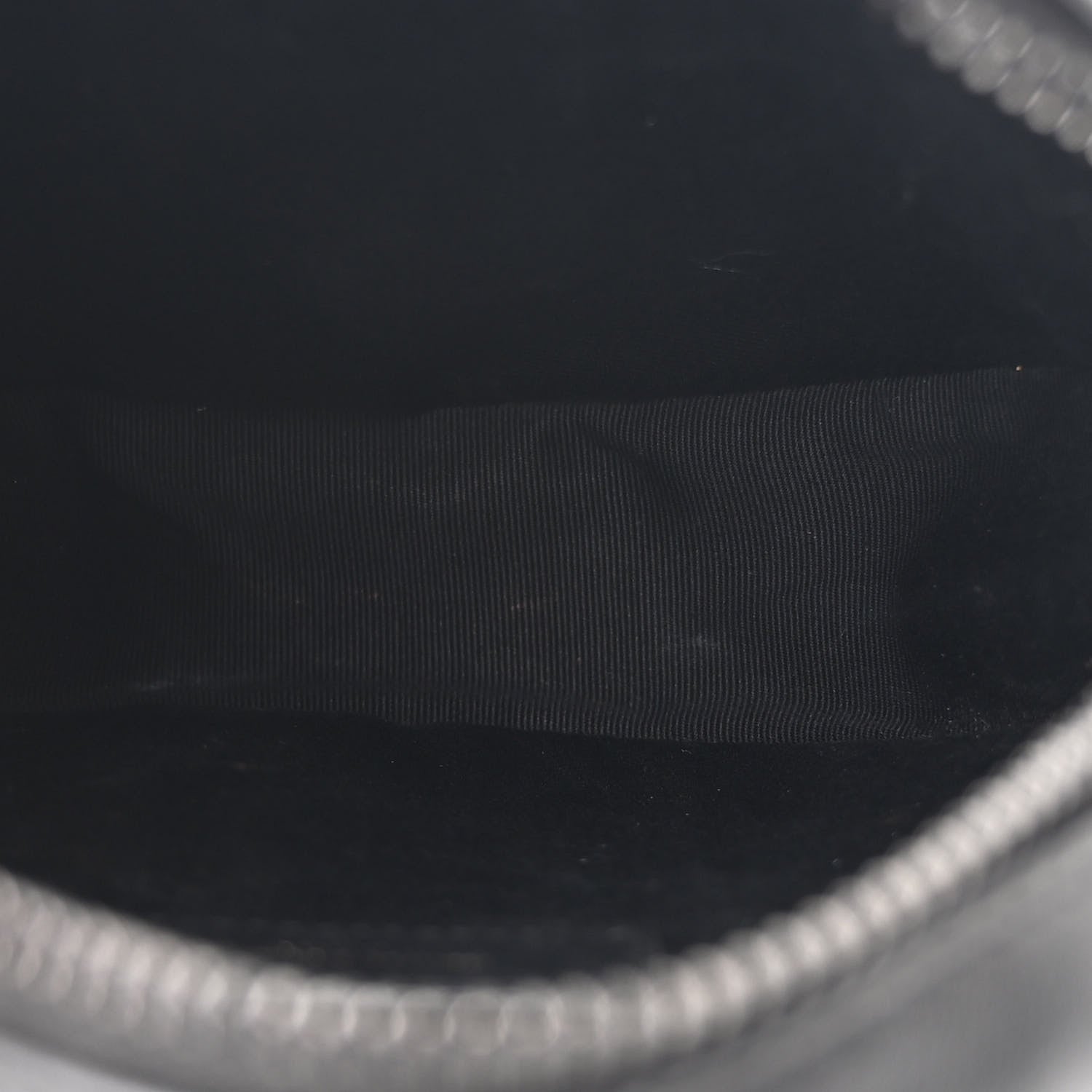 Saint Laurent Calfskin Matelasse Chevron Round Vinyle Camera Bag Black 5 of 10
