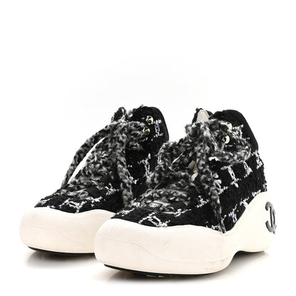 Chanel Tweed Sequins CC Lace Up Ankle Snow Boots 40 Black White 4 of 10
