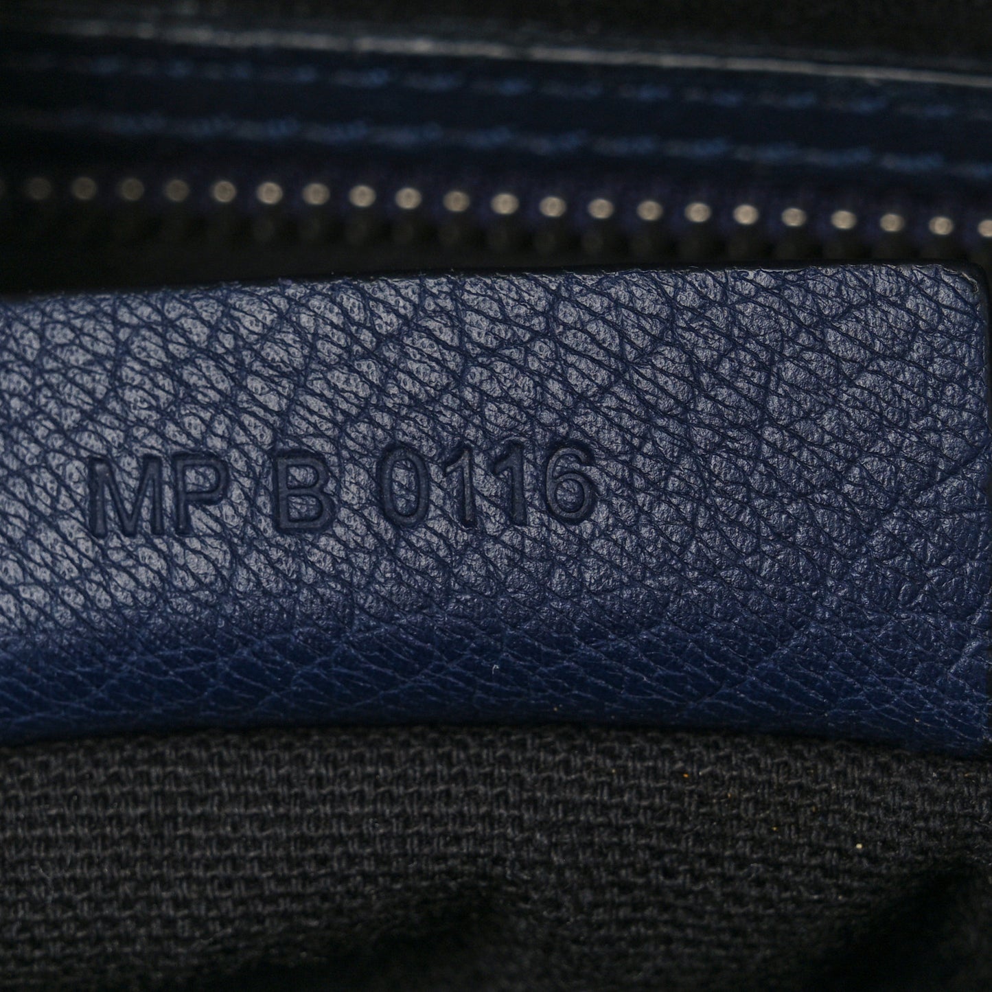 Sugar Goatskin Medium Antigona Navy