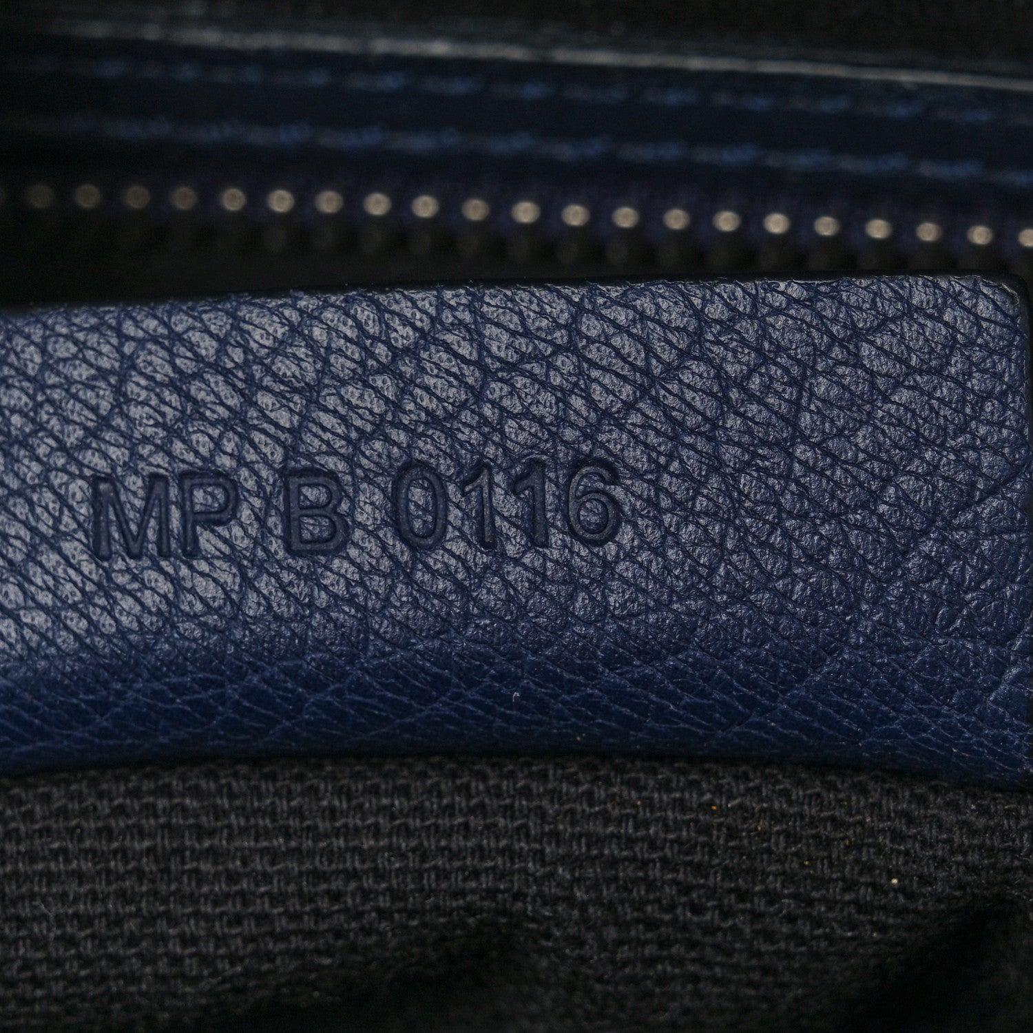 Givenchy Sugar Goatskin Medium Antigona Navy 7 of 17