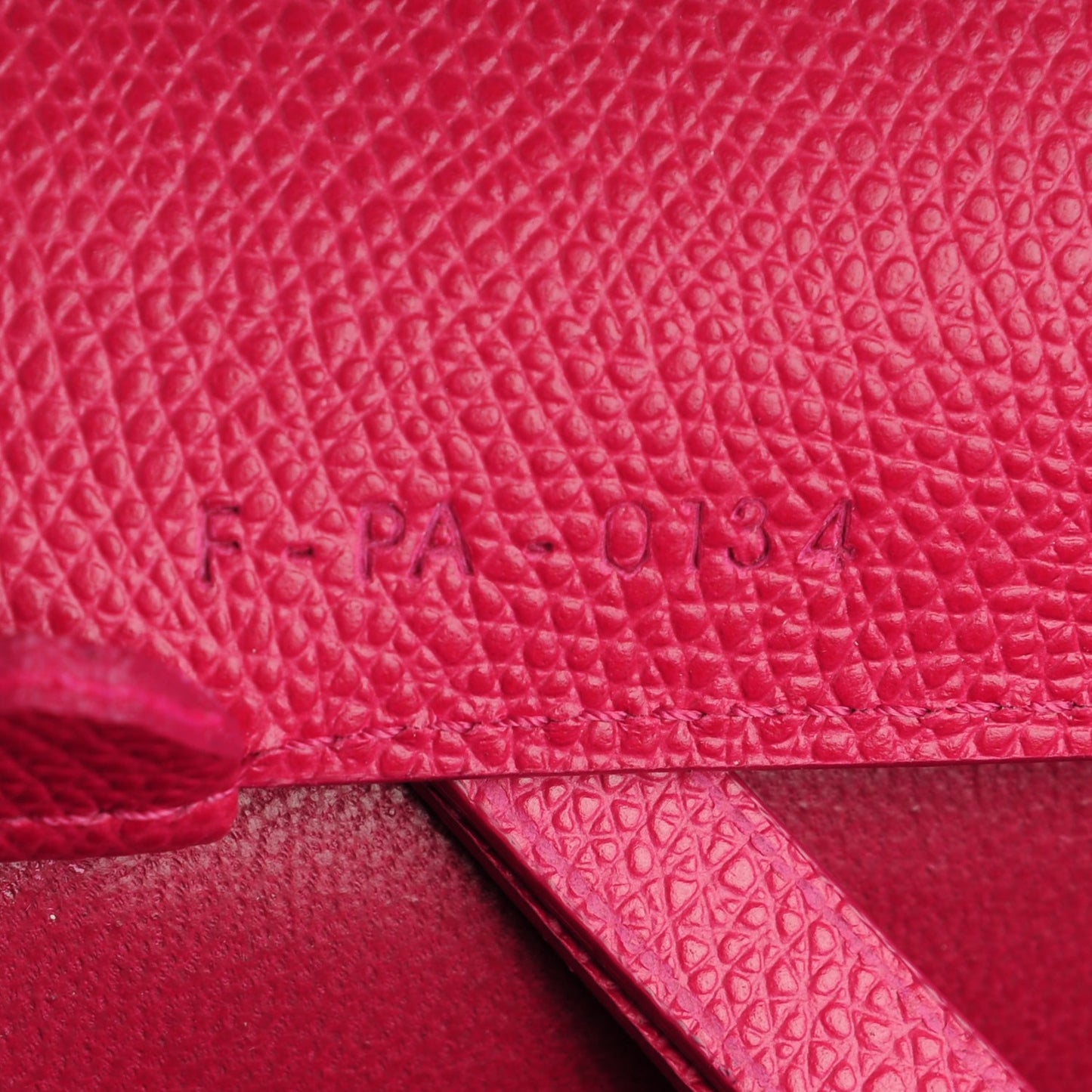 Grained Calfskin Small Horizontal Cabas Phantom Fuchsia
