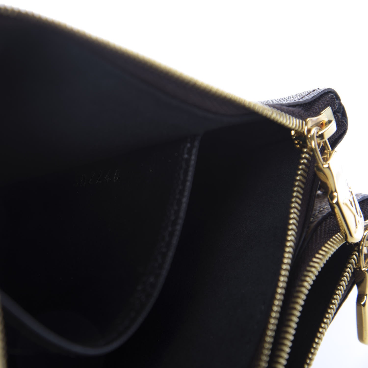 Louis Vuitton Reverse Monogram Giant Double Zip Pochette 10 of 11