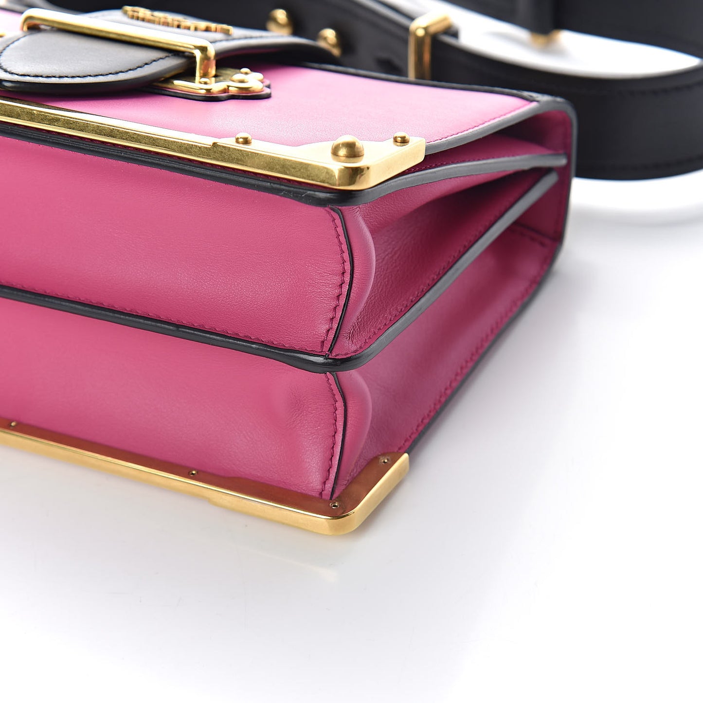 City Calf Saffiano Cahier Bag Fuxia Black