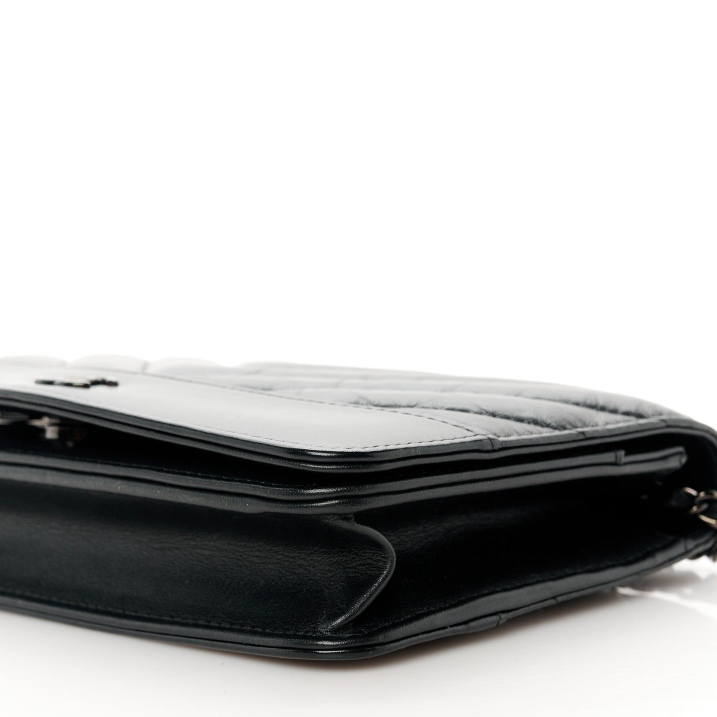 Aged Calfskin Chevron Quilted Gabrielle Wallet On Chain WOC Black