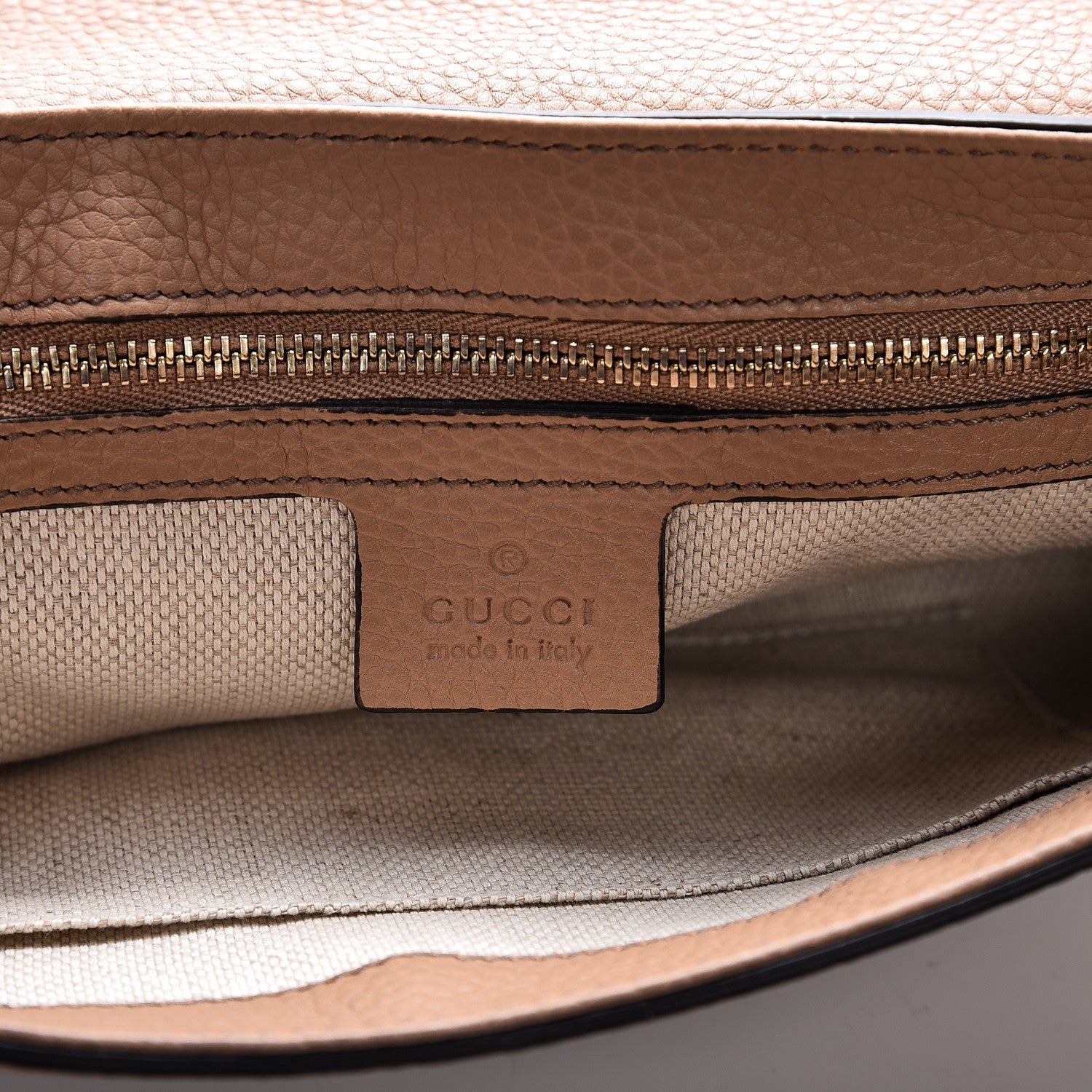 Gucci Pebbled Calfskin Medium Soho Flap Crossbody Camelia 6 of 8