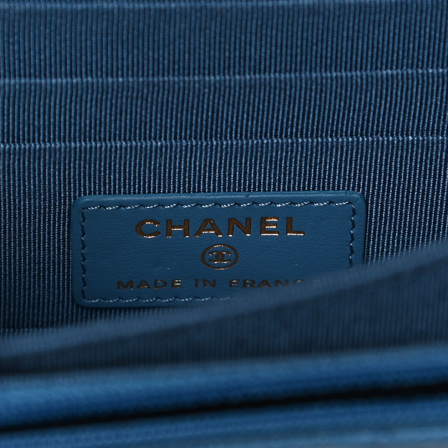 Caviar Quilted Mini Wallet On Chain WOC Blue