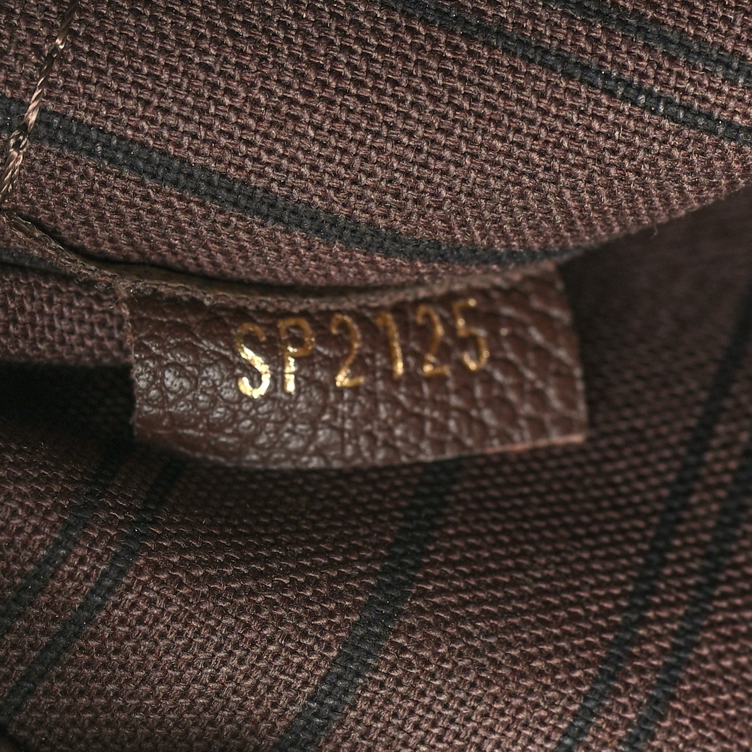 Louis Vuitton Empreinte Montaigne MM Terre 7 of 10
