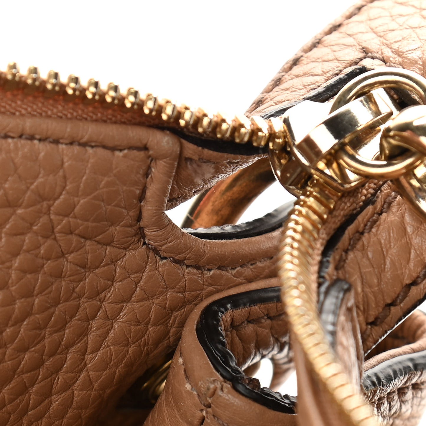 Pebbled Calfskin Large Soho Hobo Camelia