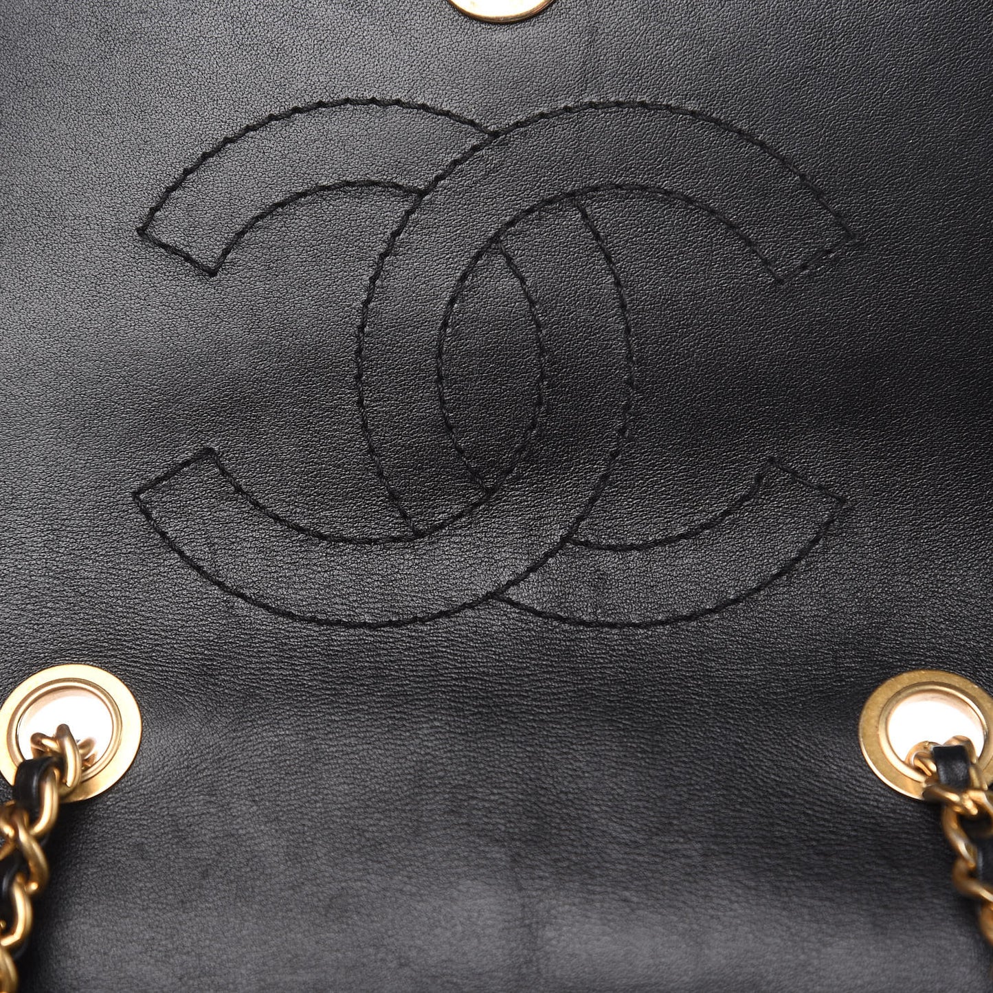 Caviar Quilted Small CC Filigree Flap Black