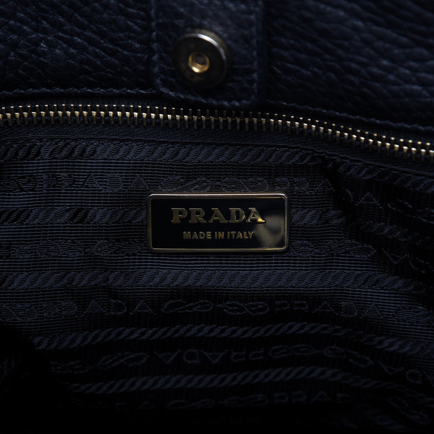 Vitello Daino Shoulder Flap Bag Black