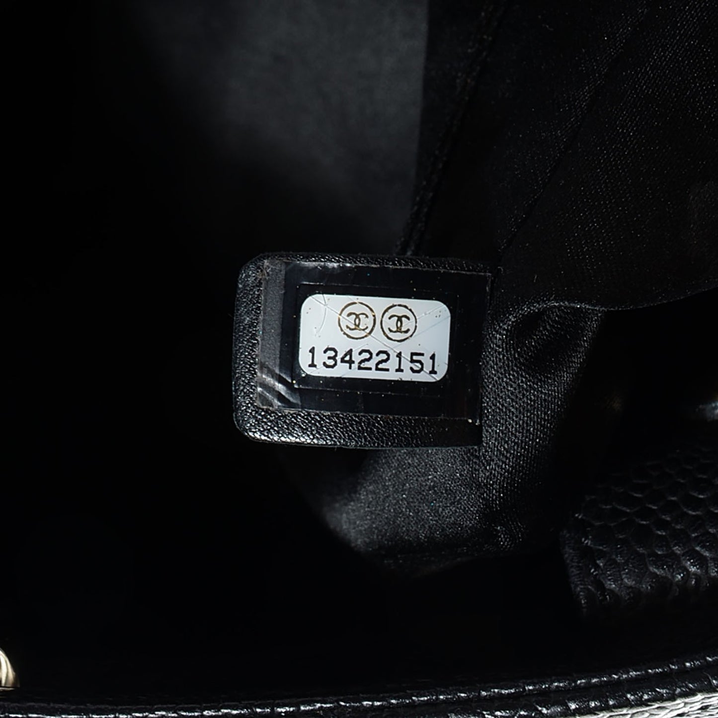 Caviar Quilted Petit Shopping Tote PST Black