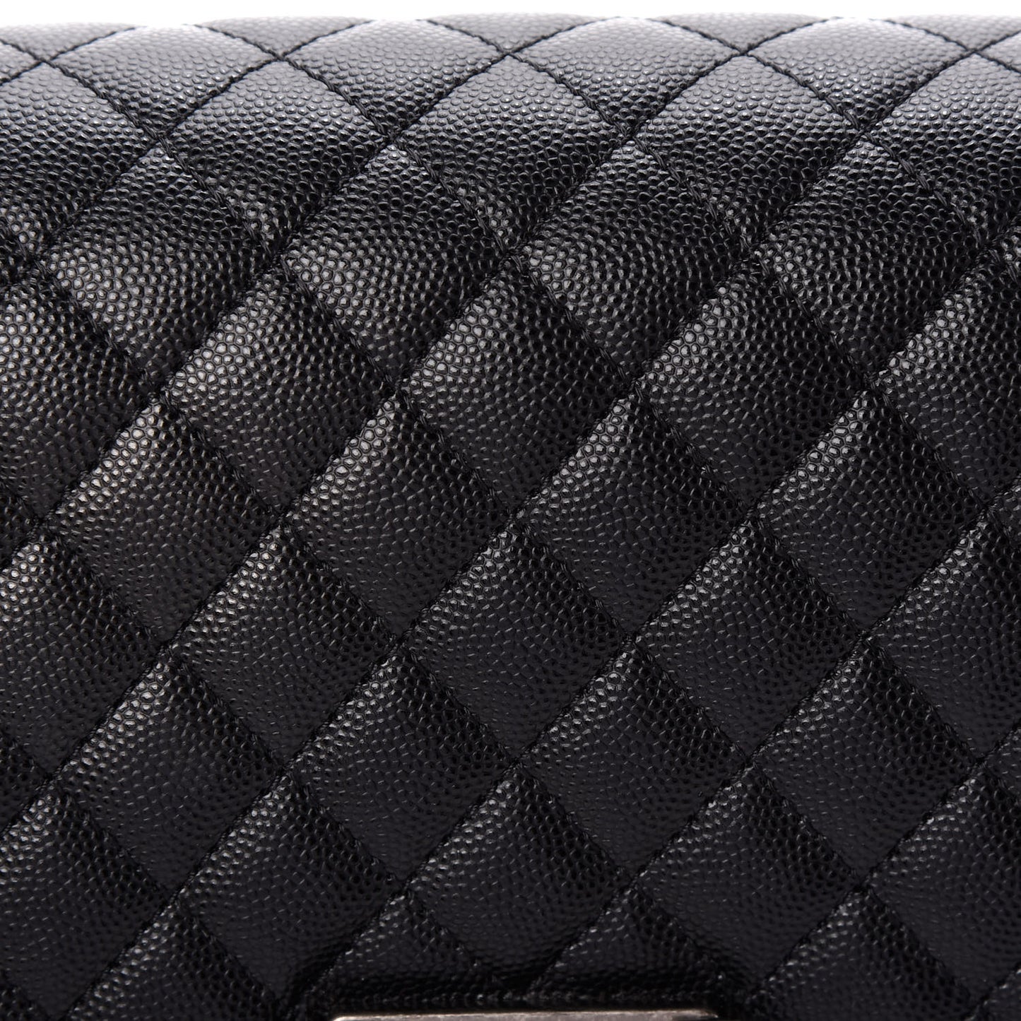 Caviar Quilted Medium Boy Flap Black