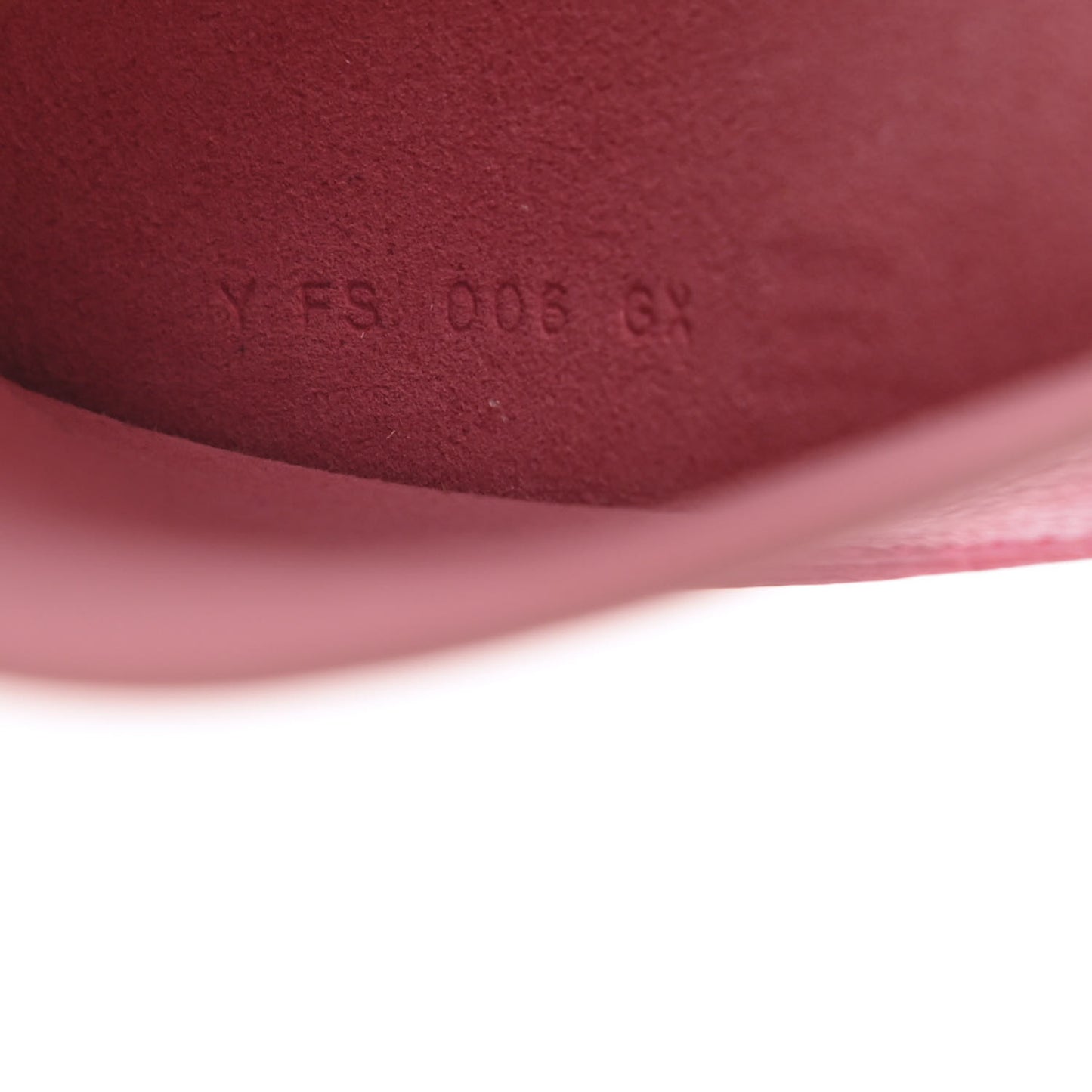 Chevre Chamkila Tarmac PM Passport Holder Rose Extreme