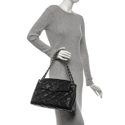 Chanel Calfskin Double Stitch Large Hamptons Flap Bag Black 2 of 8