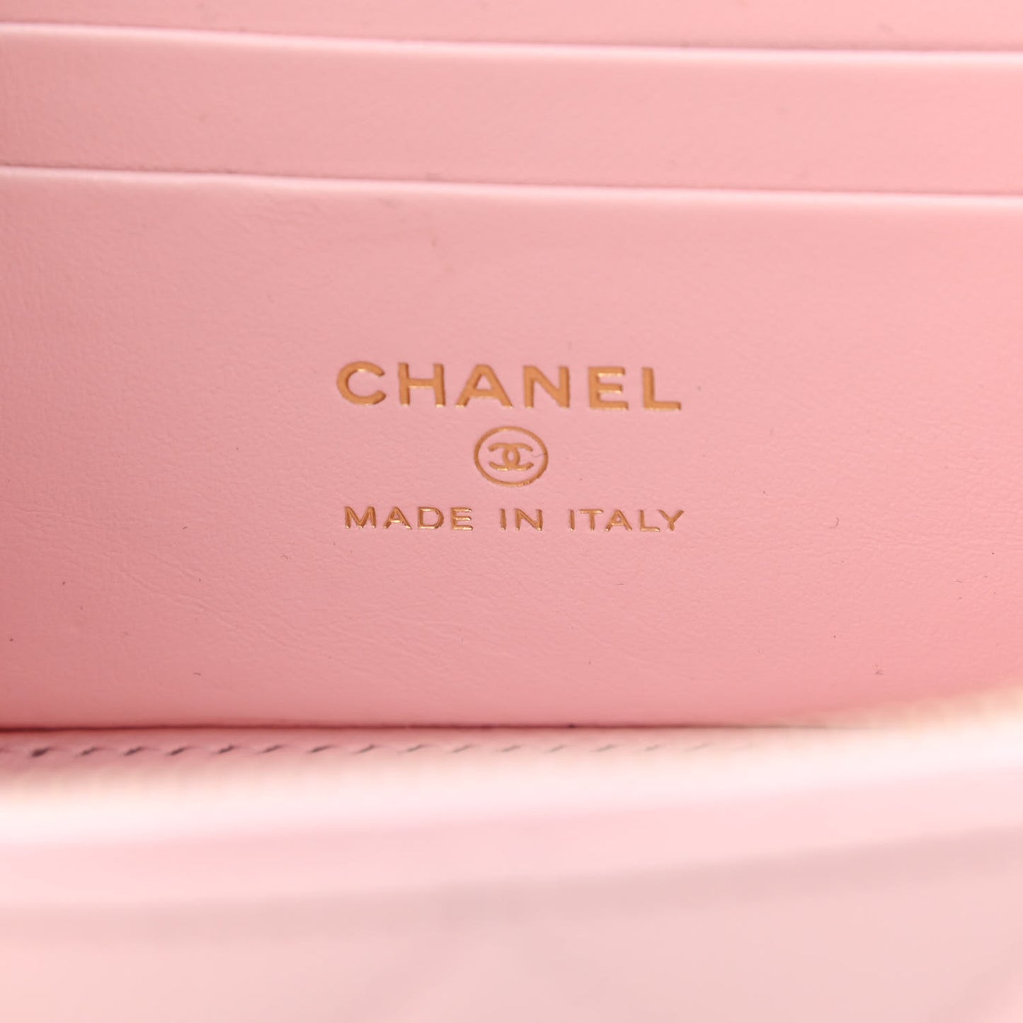 Caviar Quilted Small Vanity Case With Chain Light Pink