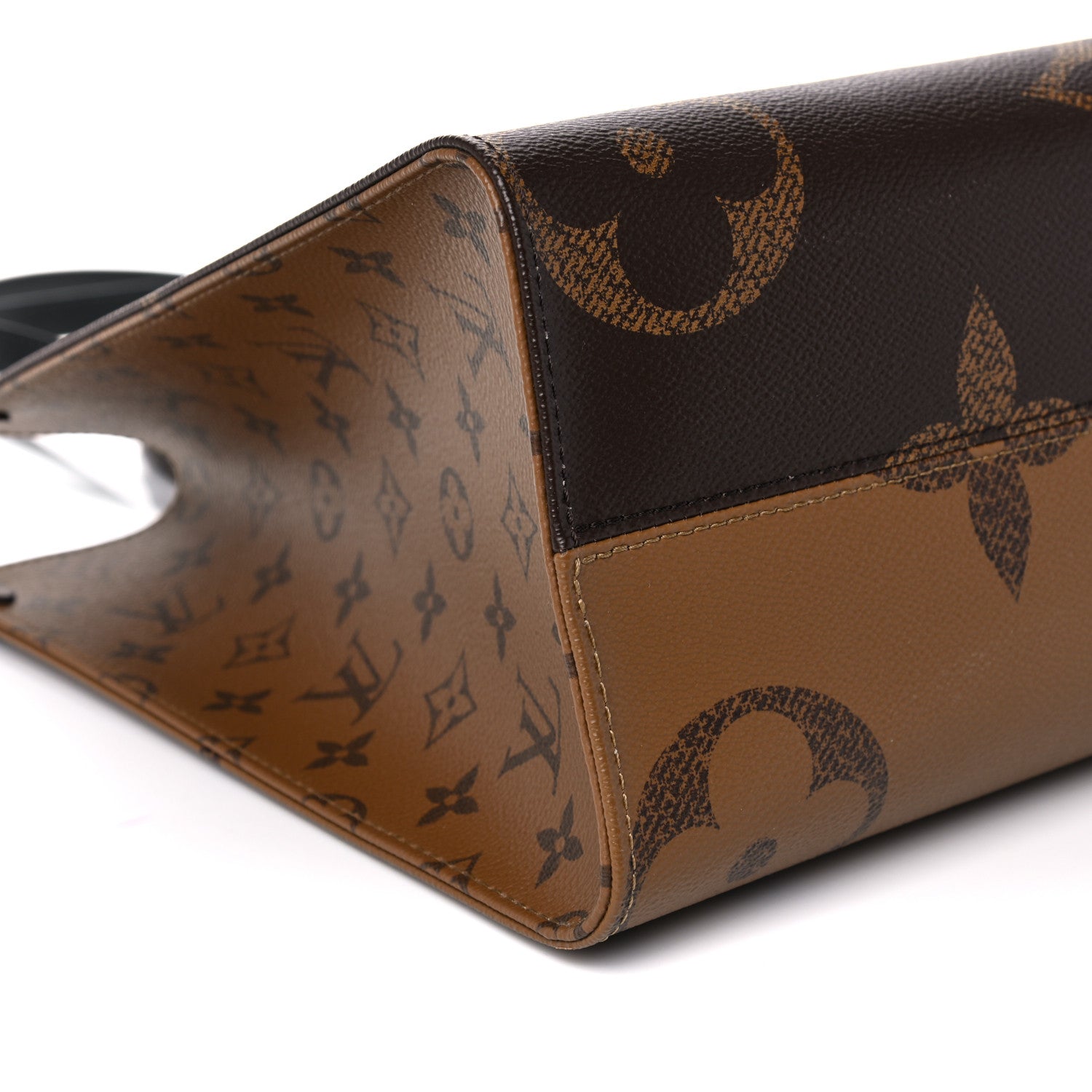 Louis Vuitton Reverse Monogram Giant Onthego MM 8 of 9