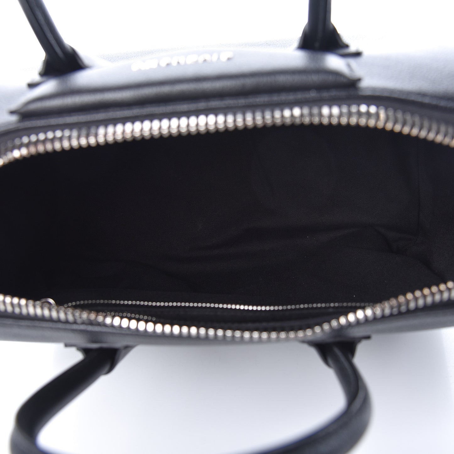 Sugar Goatskin Medium Antigona Black