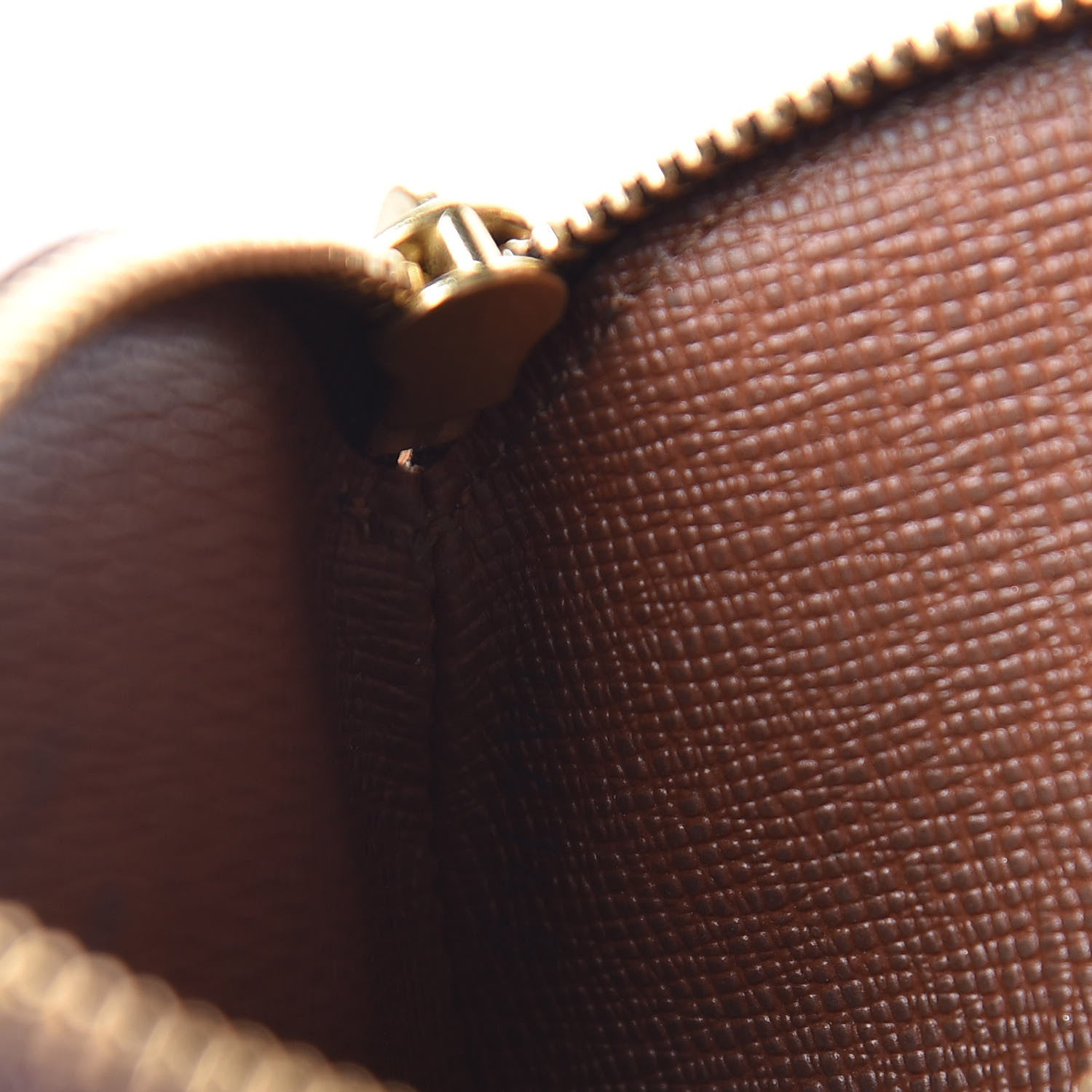 Louis Vuitton Monogram Round Coin Purse 9 of 9