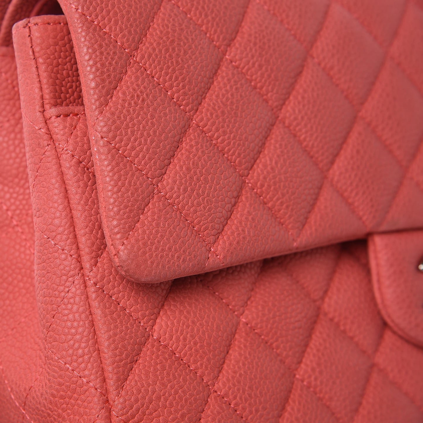 Iridescent Caviar Quilted Medium Double Flap Dark Pink