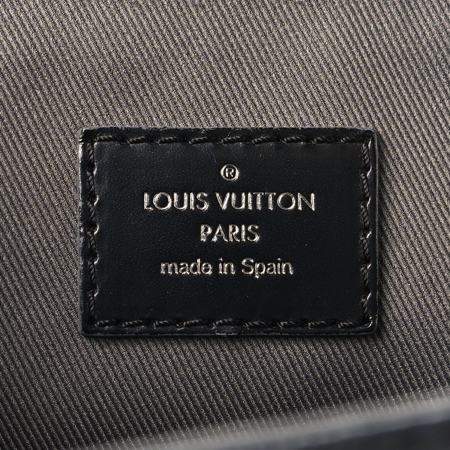 Damier Graphite Logo District PM Grey