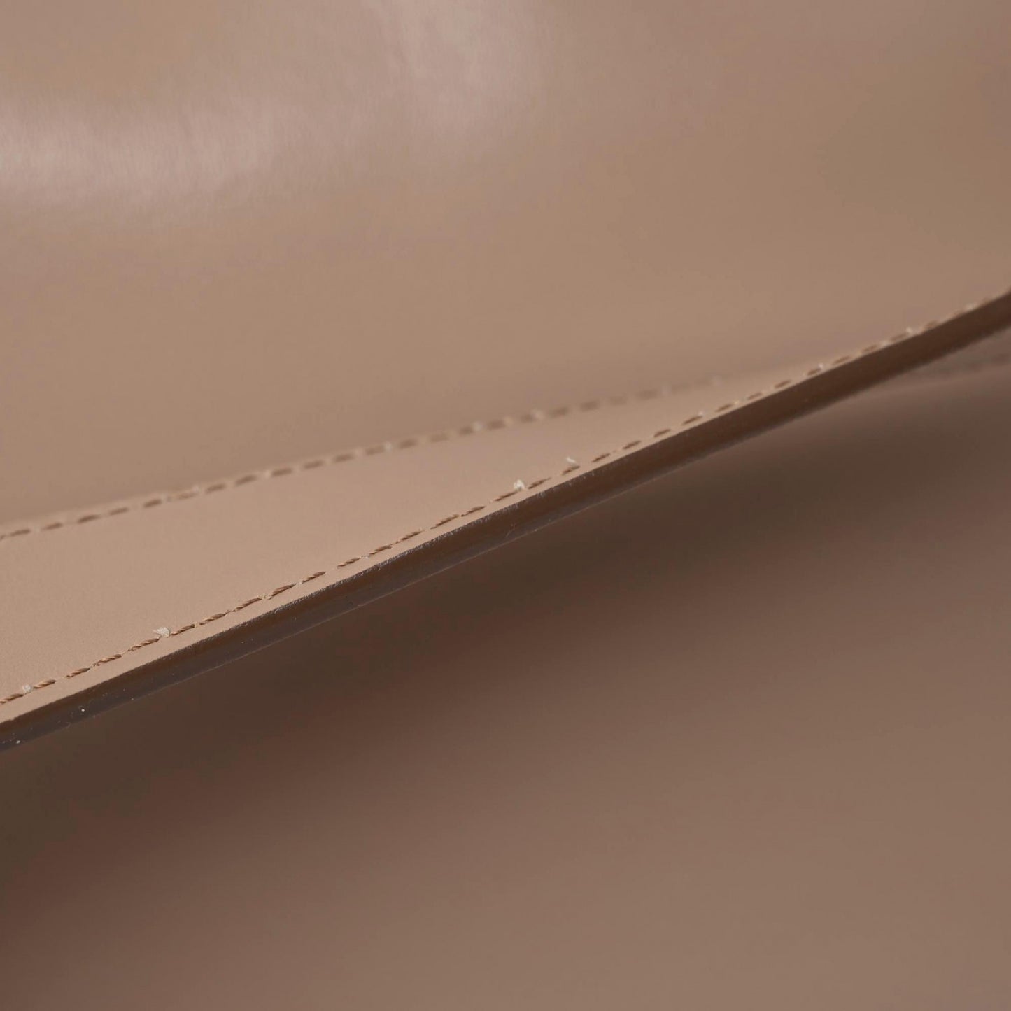 Shiny Lord Calfskin Medium Antigona Dark Beige