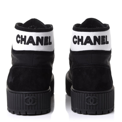 Chanel Fabric Suede Kidskin Grosgrain Lace Up Cap Toe Sneakers 42 Black White 5 of 11