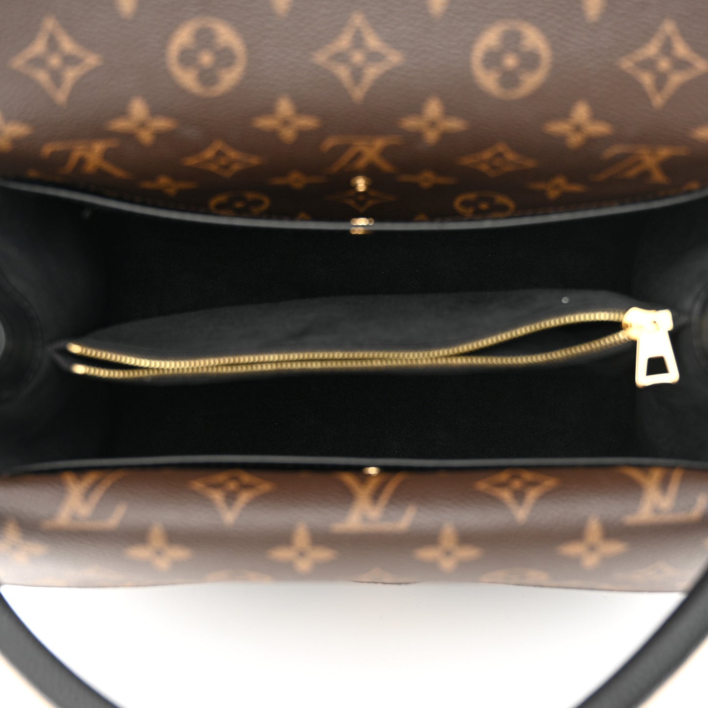 Monogram Double V Black