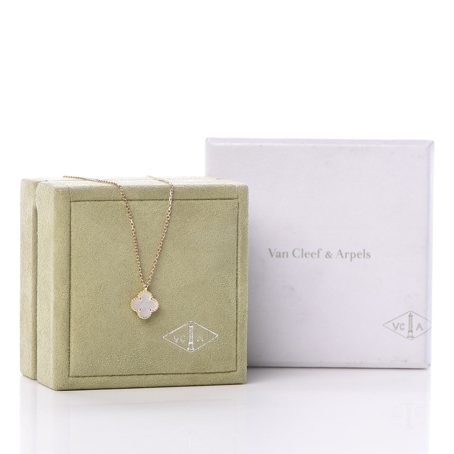 18K Yellow Gold Mother of Pearl Sweet Alhambra Pendant Necklace