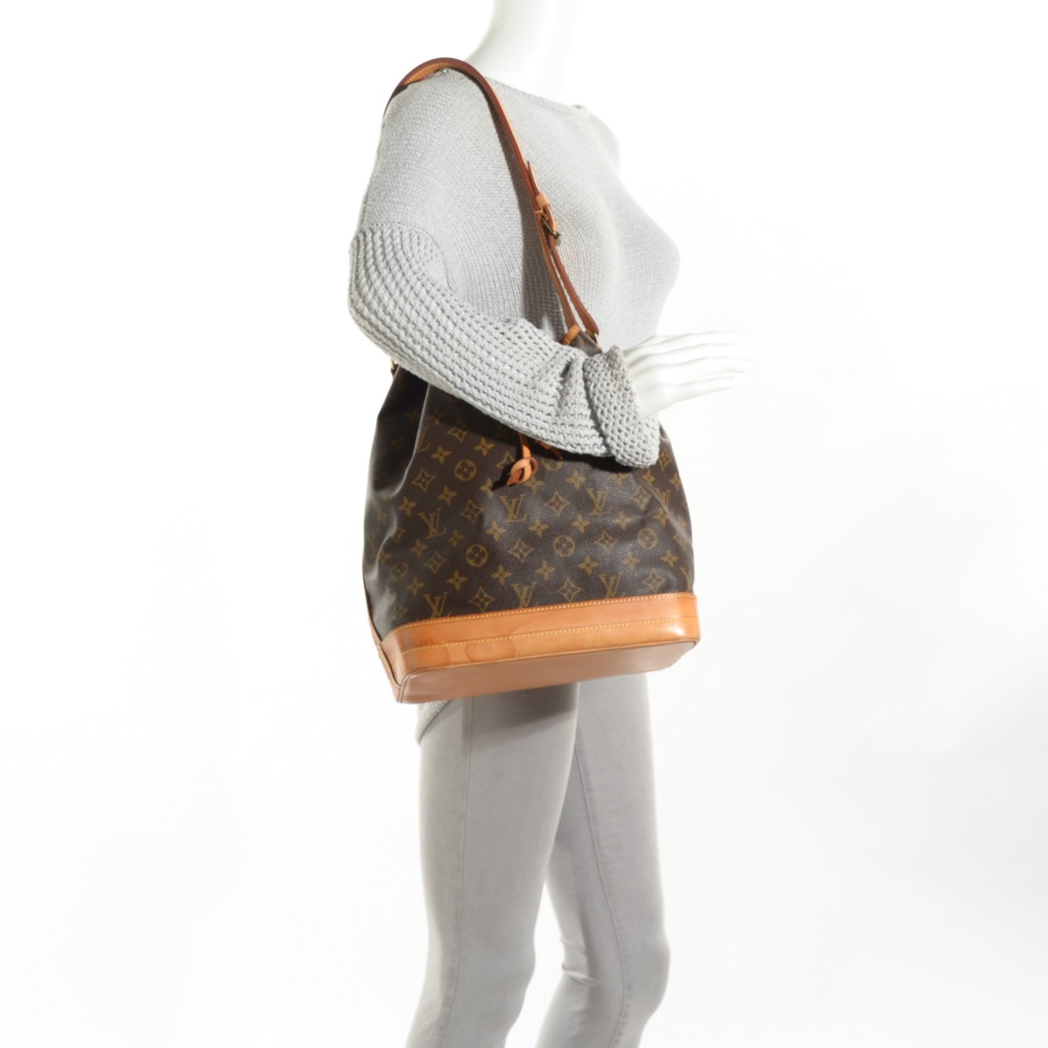 Louis Vuitton Monogram Noe 2 of 8