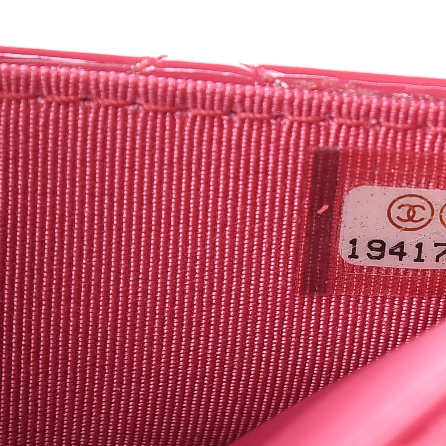 Patent Quilted Wallet On Chain WOC Fuchsia