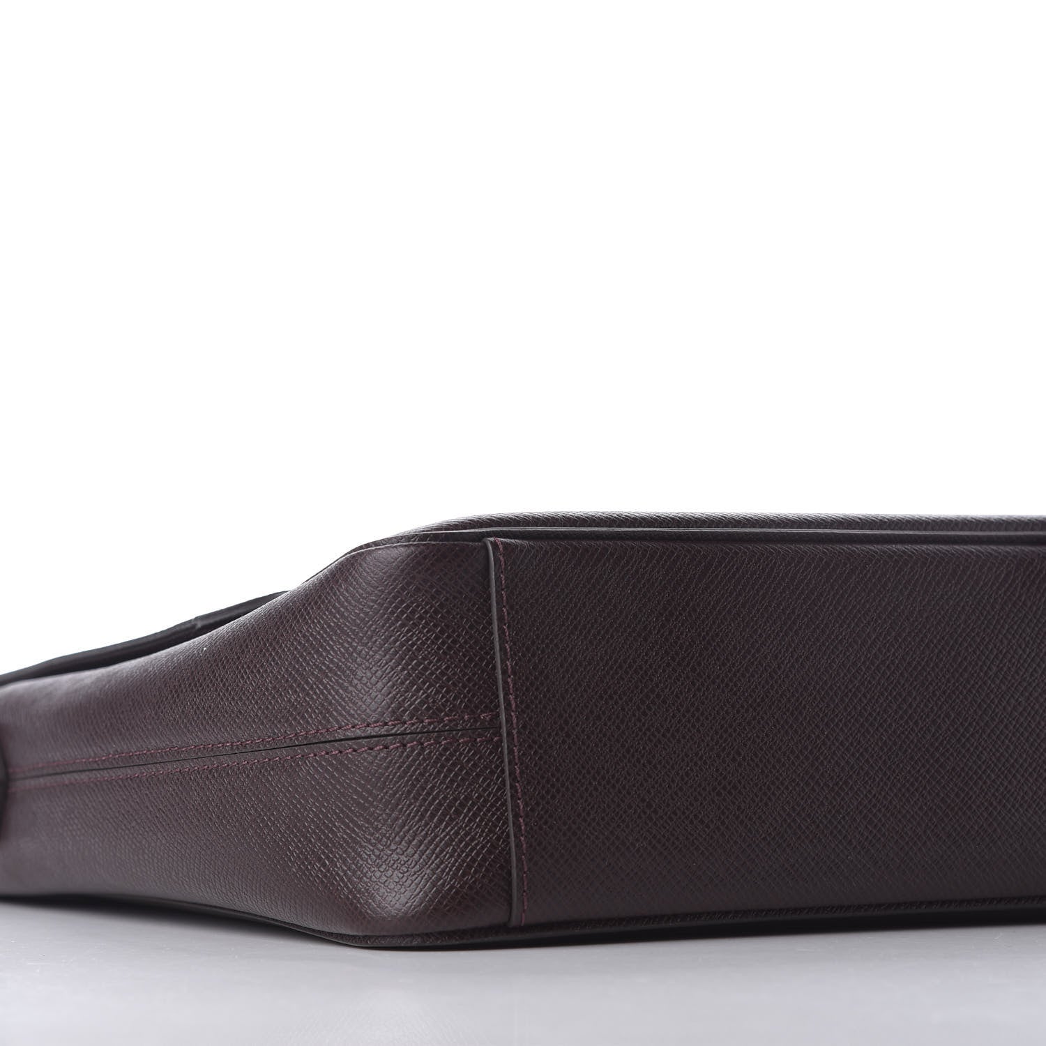 Louis Vuitton Taiga Roman MM Messenger NM Acajou 7 of 9