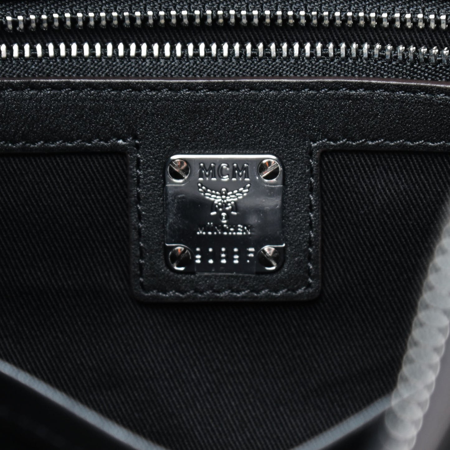 Calfskin Ottomar Medium Klara Hobo Black