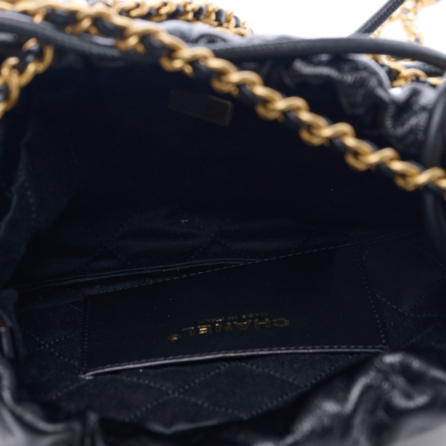 Shiny Crumpled Calfskin Quilted Pearl Mini Chanel 22 Black